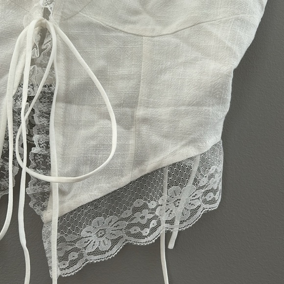 White Front tie Camisole Crop Top - Picture 6 of 11